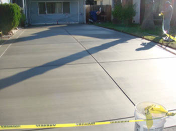 Concrete driveway replacement in Elk Grove